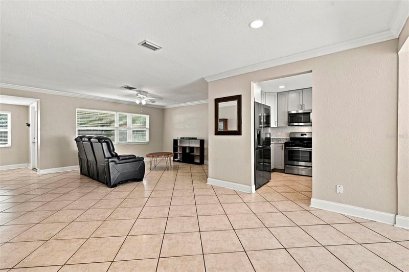 7719 91st St, Seminole, FL 33777