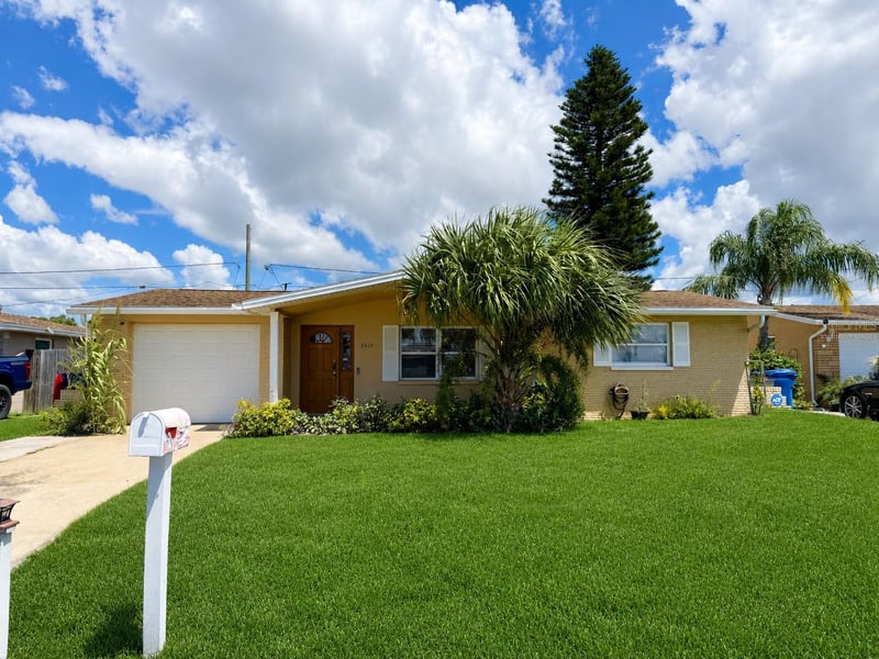2414 Tahitian Dr, Holiday, FL 34691