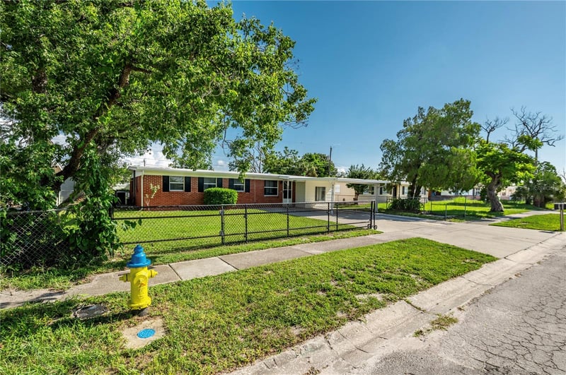 6913 W Clifton St, Tampa, FL 33634