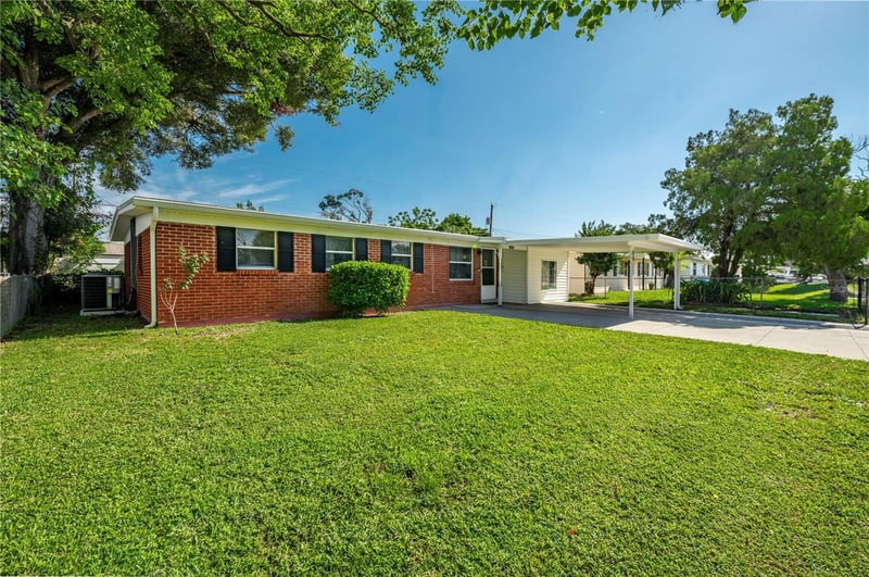 6913 W Clifton St, Tampa, FL 33634