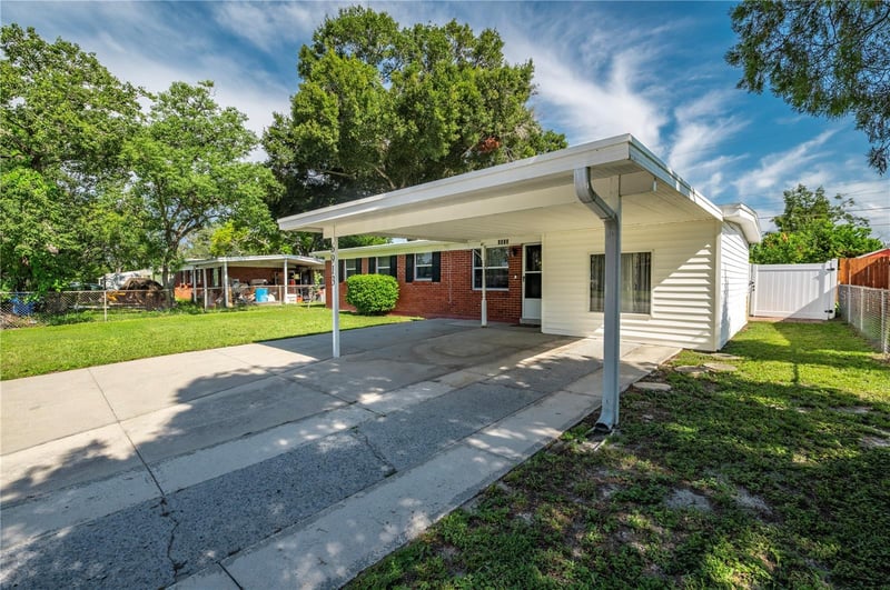 6913 W Clifton St, Tampa, FL 33634