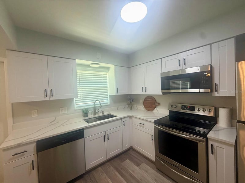 8350 Burgundy Dr N, Pinellas Park, FL 33781