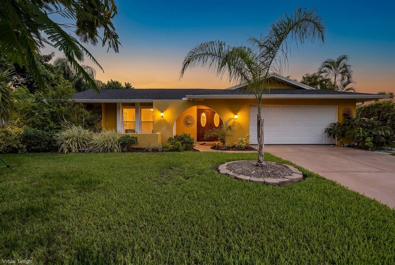 11555 Pine St, Seminole, FL 33772
