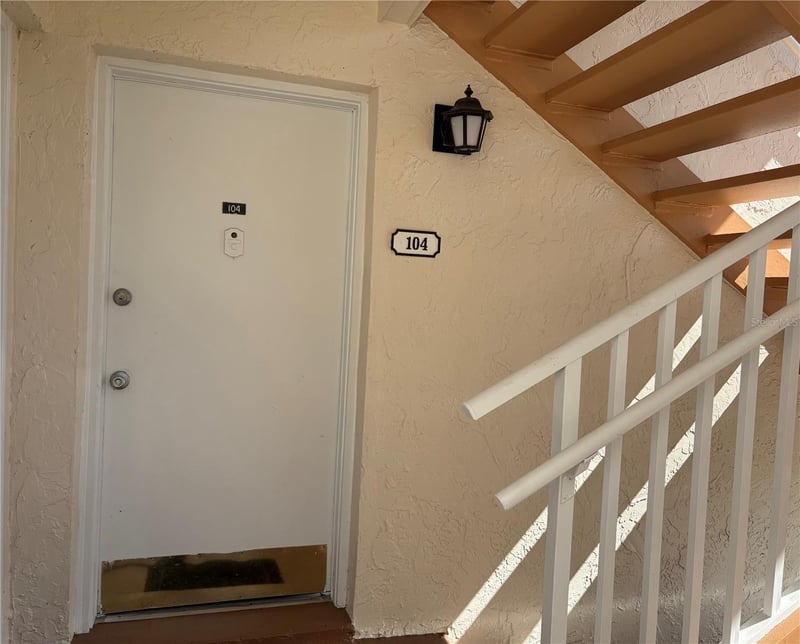 621 99th Ave N #104, St Petersburg, FL 33702