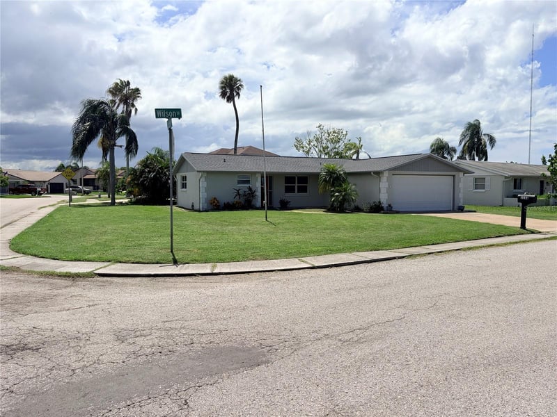 Holiday, FL 34691