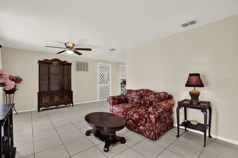 4737 Longwood Ave, Holiday, FL 34690