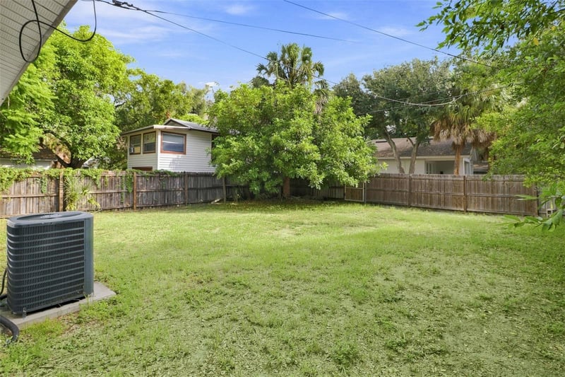 2324 Oakdale St S, St Petersburg, FL 33705