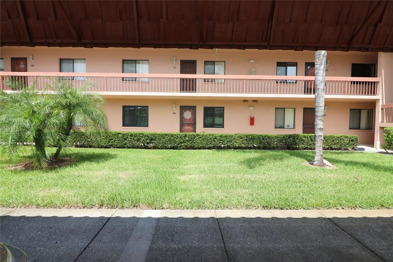 105 Lakeside Ct #6, Oldsmar, FL 34677
