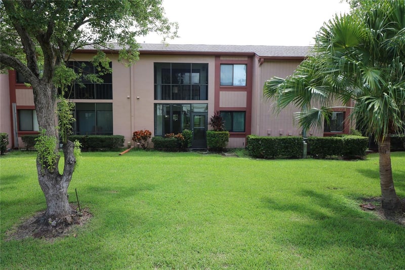 105 Lakeside Ct #6, Oldsmar, FL 34677