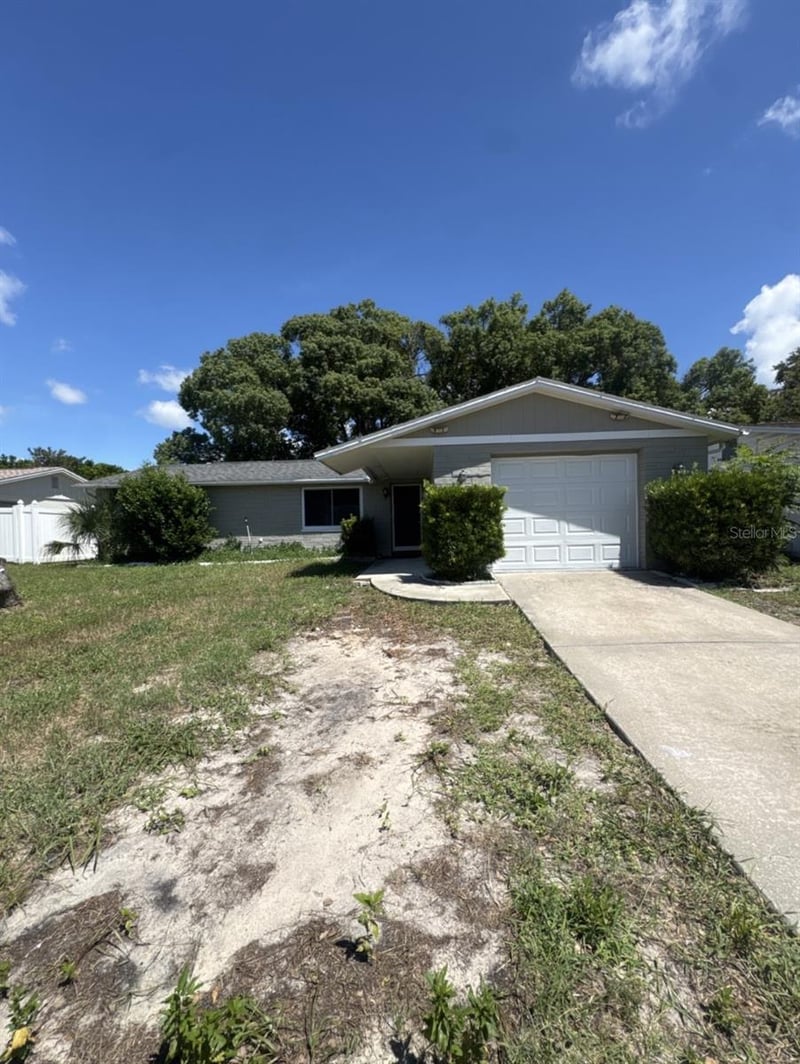 8930 Windsong Ln, Port Richey, FL 34668