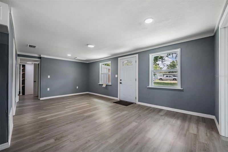 636 Stremma Rd, Largo, FL 33770