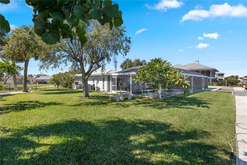 5027 Waterside Dr, Port Richey, FL 34668