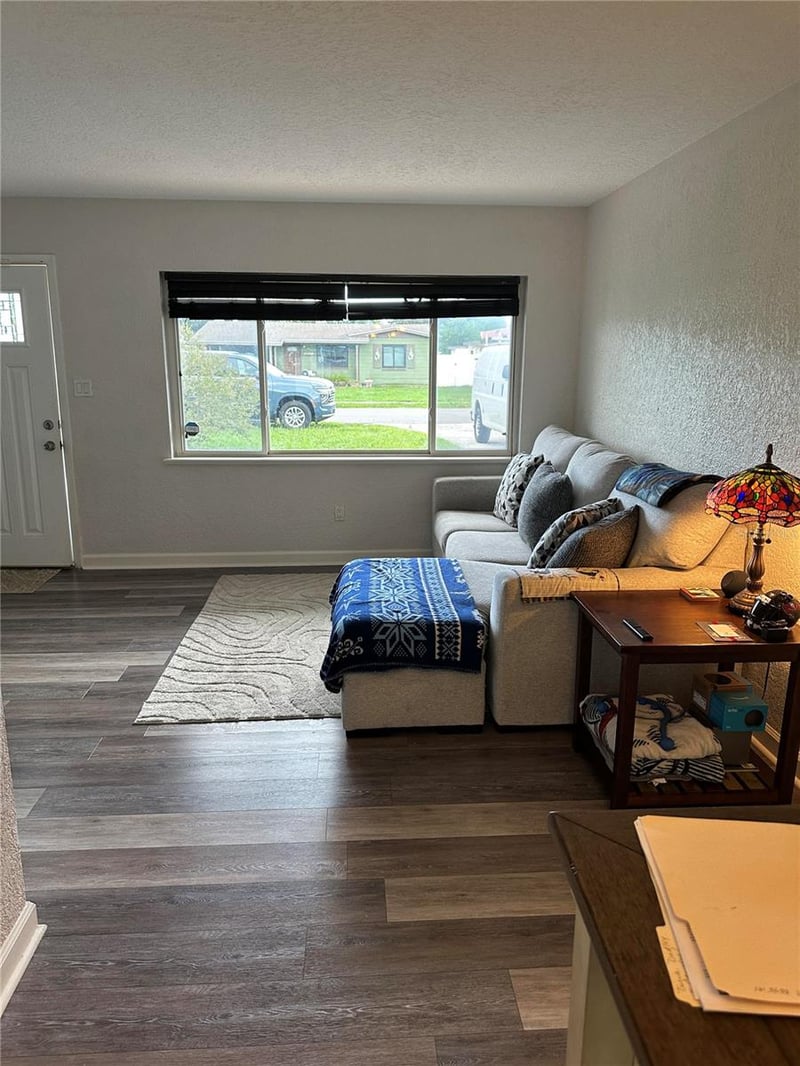 10735 63rd Ave, Seminole, FL 33772