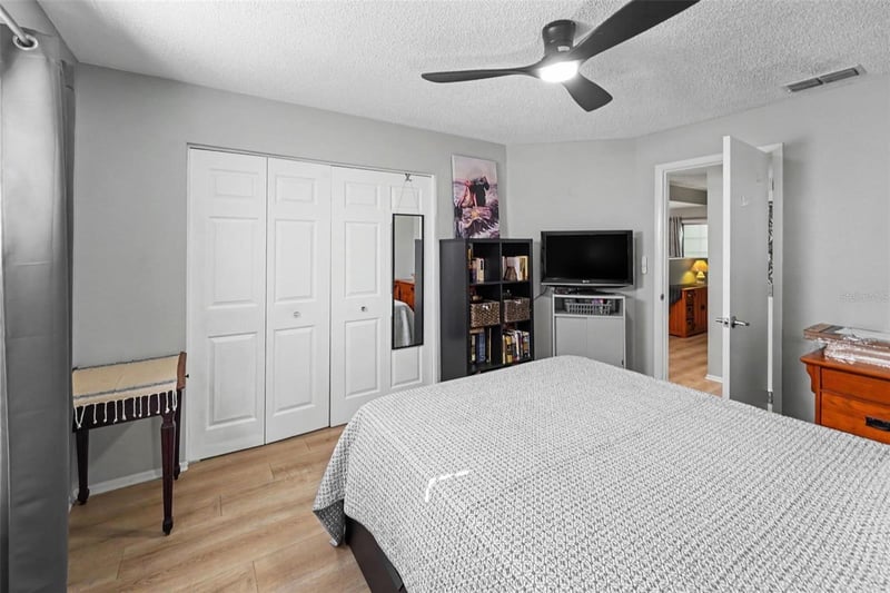 1652 Highland Club Ln, Palm Harbor, FL 34684