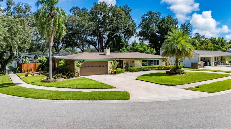 506 S Larry Cir, Brandon, FL 33511