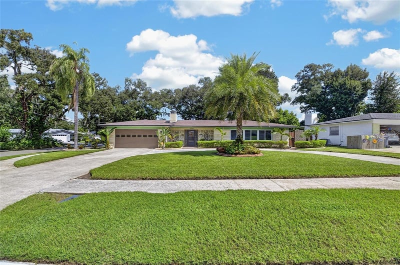 506 S Larry Cir, Brandon, FL 33511