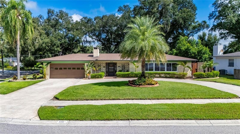 506 S Larry Cir, Brandon, FL 33511