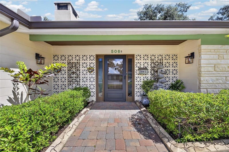 506 S Larry Cir, Brandon, FL 33511