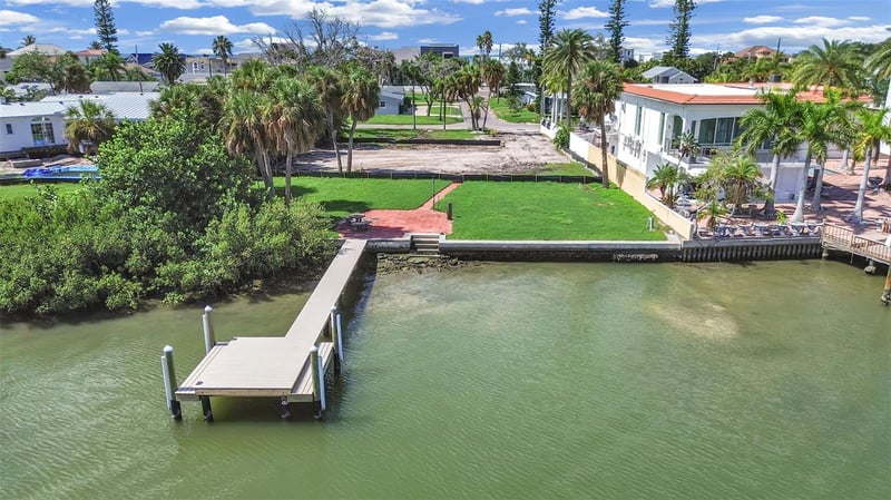 15601 Redington Dr, Redington Beach, FL 33708