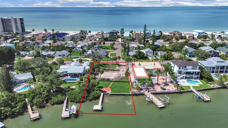 15601 Redington Dr, Redington Beach, FL 33708