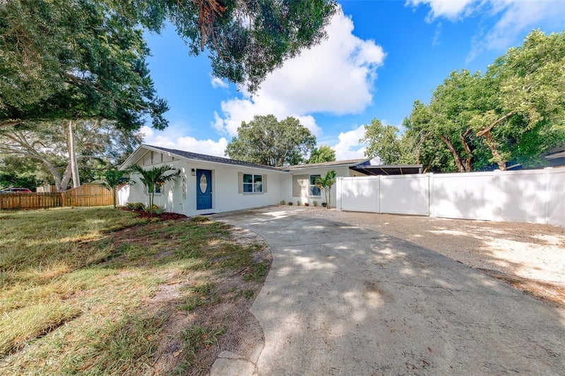 8122 Lark St, Seminole, FL 33777