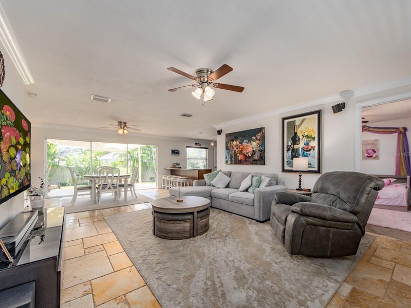 1679 Woodridge Dr, Clearwater, FL 33756