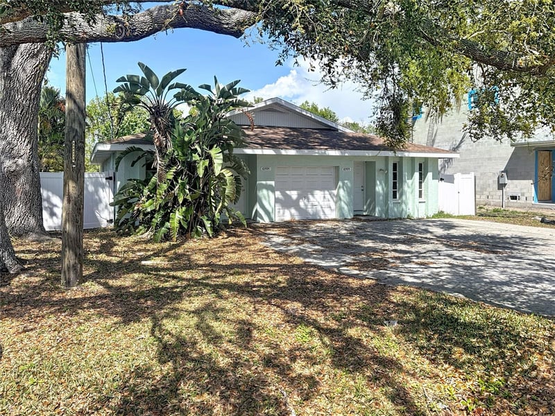 1059710595 101st Ave, Seminole, FL 33772