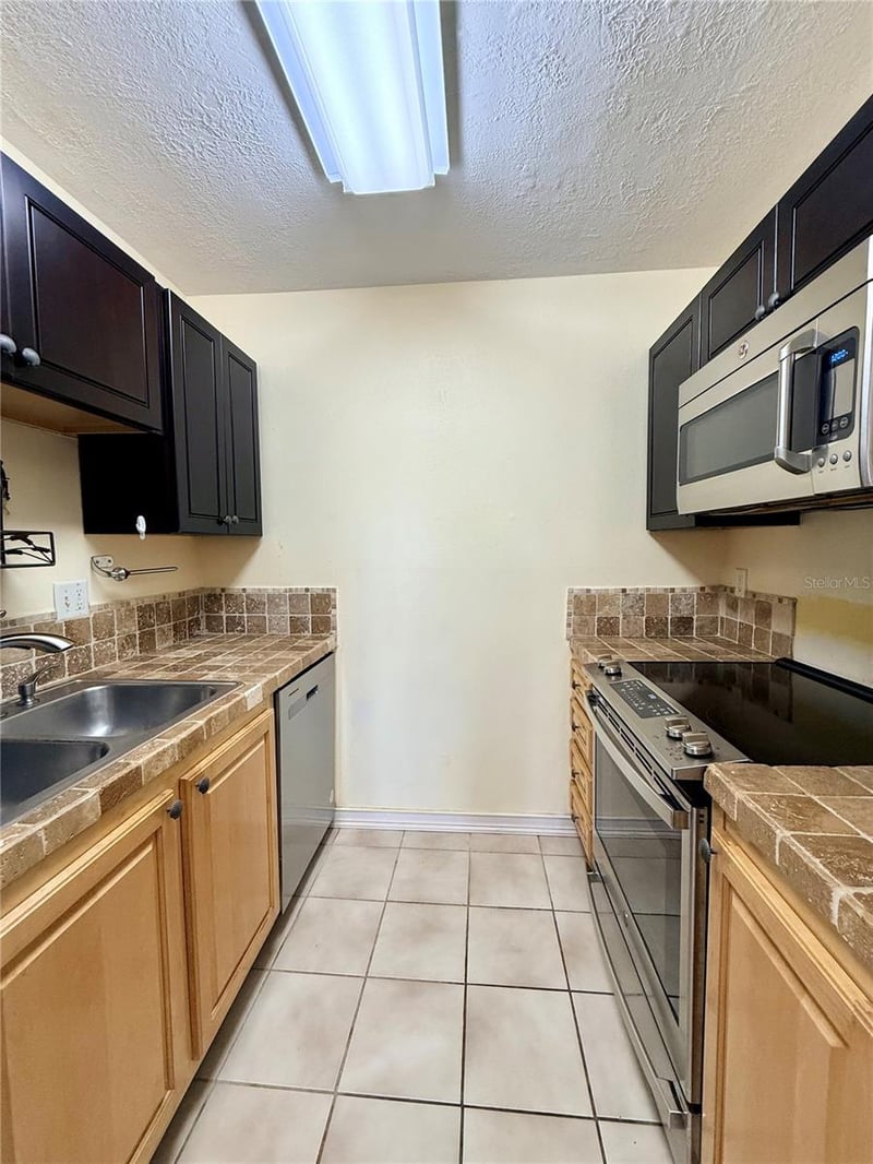 4784 Beach Dr SE #B, St Petersburg, FL 33705