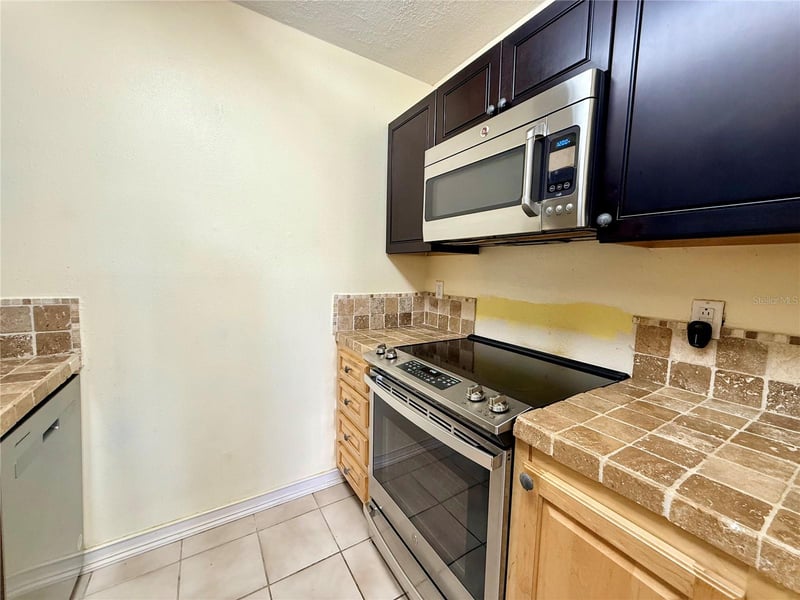 4784 Beach Dr SE #B, St Petersburg, FL 33705