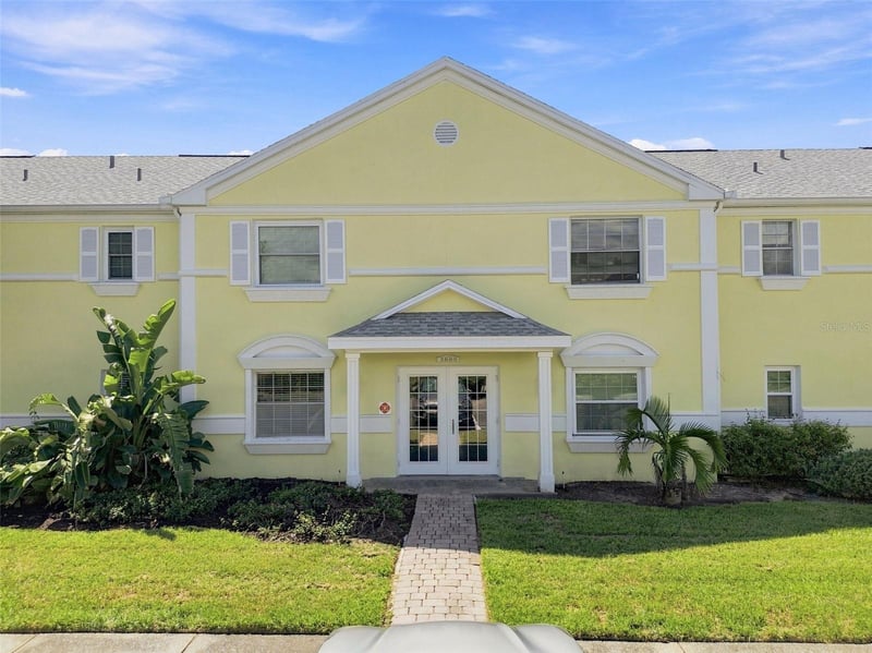 3889 Pompano Dr SE #A, St Petersburg, FL 33705