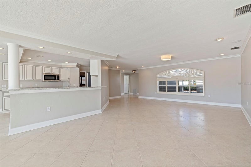 11225 4th St E, Treasure Island, FL 33706