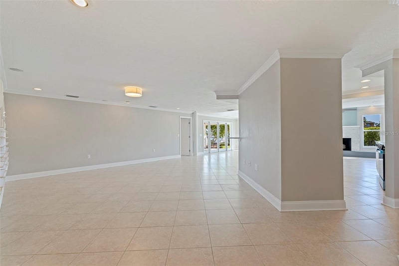 11225 4th St E, Treasure Island, FL 33706