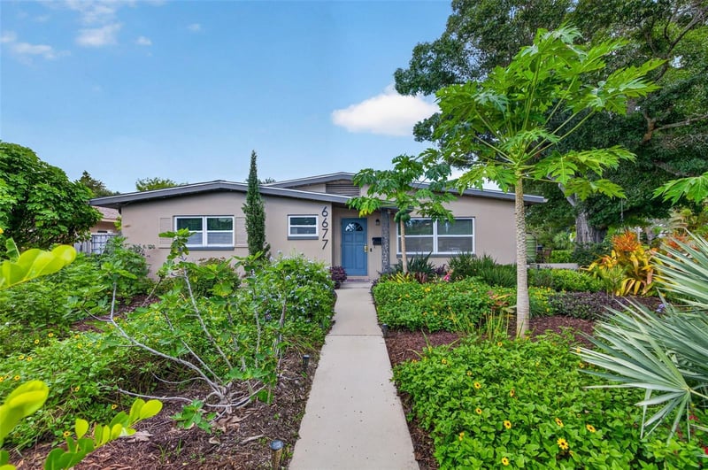 6677 Poinsettia Ave S, St Petersburg, FL 33707