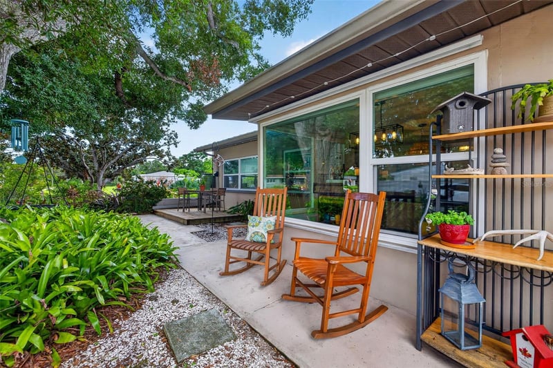 6677 Poinsettia Ave S, St Petersburg, FL 33707