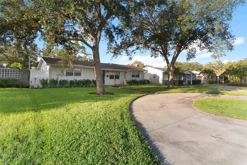 782 41st Ave NE, St Petersburg, FL 33703