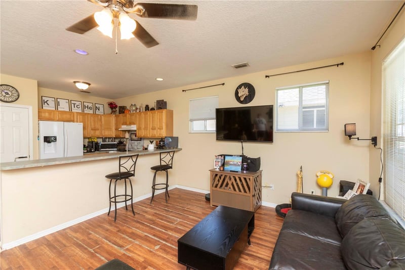 6212 Moorefield Ln, Zephyrhills, FL 33542