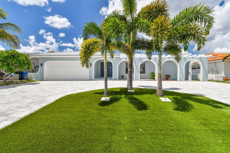 919 Chipaway Dr, Apollo Beach, FL 33572