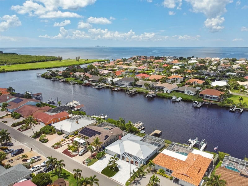 919 Chipaway Dr, Apollo Beach, FL 33572