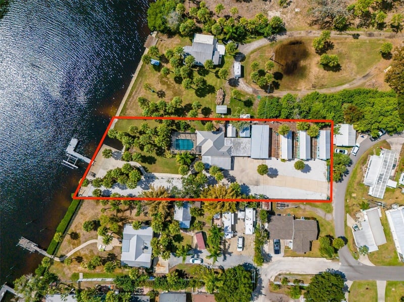 102 Trouve Ln, Ruskin, FL 33570