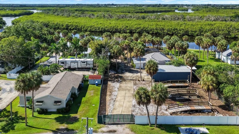 102 Trouve Ln, Ruskin, FL 33570