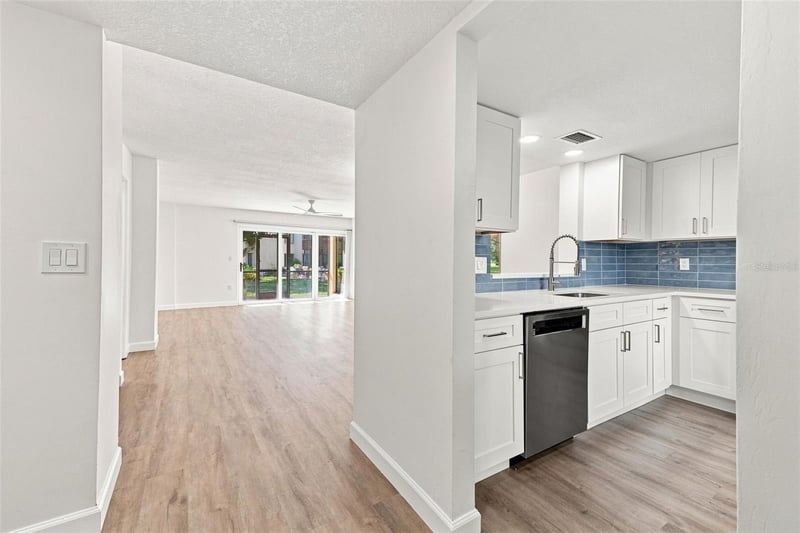 700 Starkey Rd #311, Largo, FL 33771