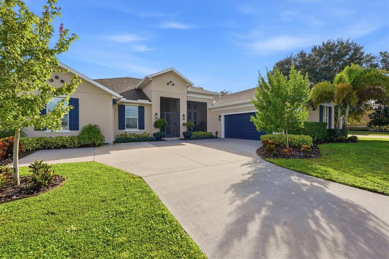 5209 Lake Venice Dr, Wimauma, FL 33598