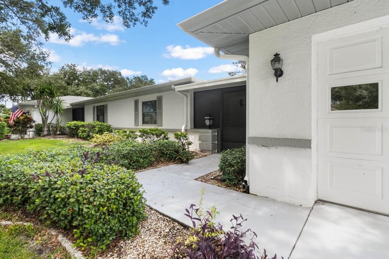 1613 Laughton Pl, Sun City Center, FL 33573