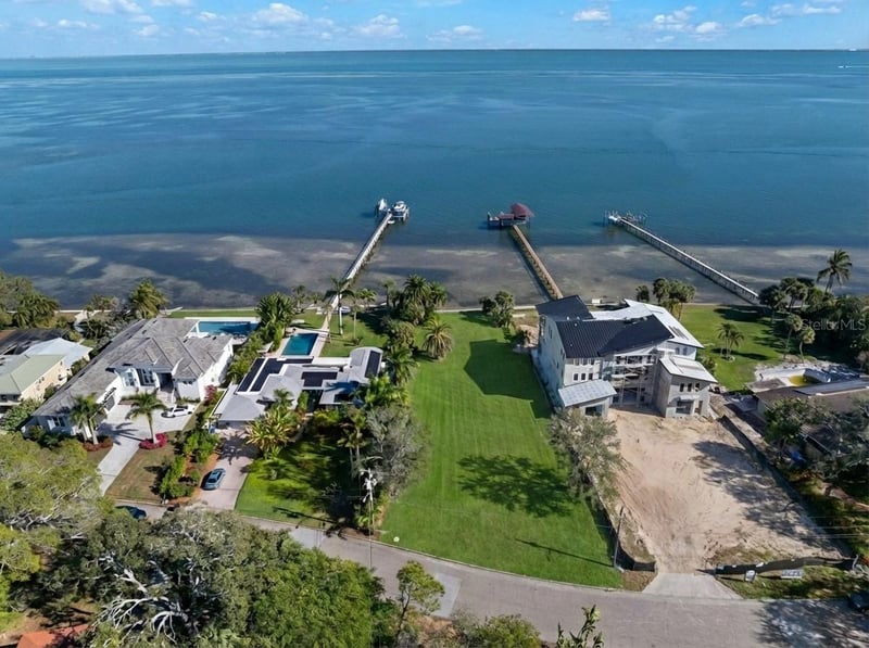 6100 Bahama Shores Dr S, St Petersburg, FL 33705