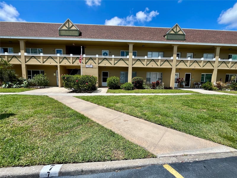 2000 World Parkway Blvd #7, Clearwater, FL 33763