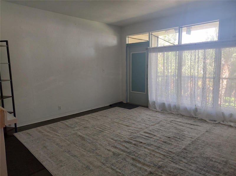 4051 58th St N #241C, Kenneth City, FL 33709