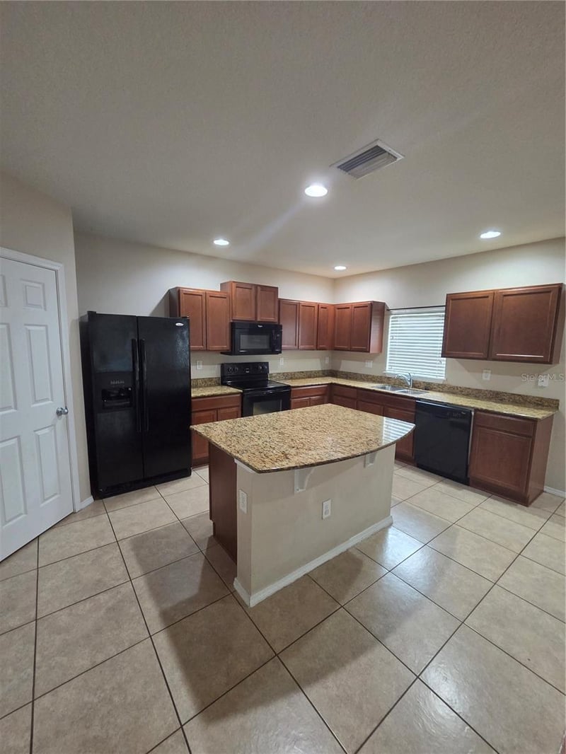 4617 Somerset Hill Ln, Riverview, FL 33578