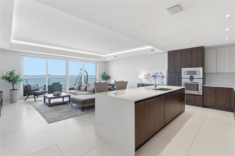 1020 Sunset Point Rd #505, Clearwater, FL 33755