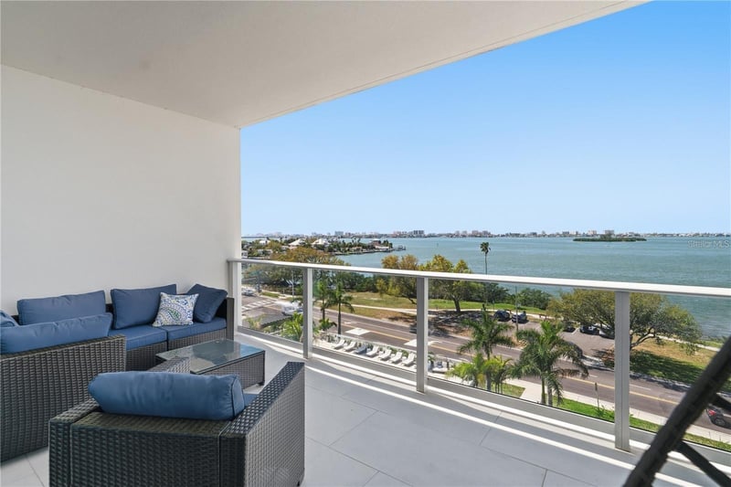 1020 Sunset Point Rd #505, Clearwater, FL 33755