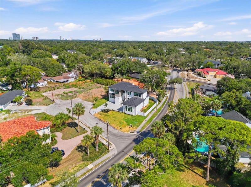 4702 W San Carlos St, Tampa, FL 33629